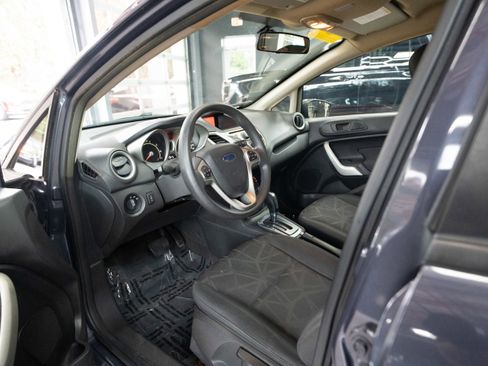 Used 2012 Ford Fiesta SE image 8