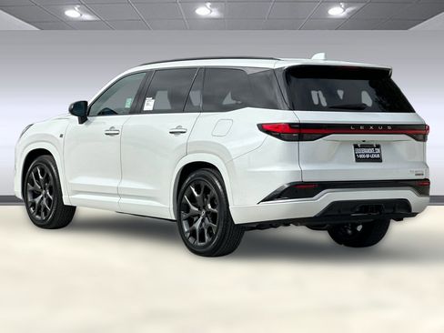 New 2026 Lexus TX 500h AWD image 3