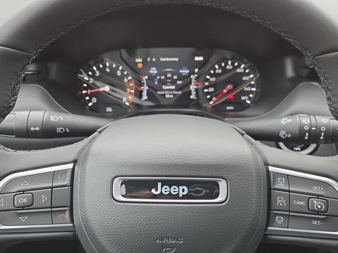 New 2026 Jeep Compass Limited image 19