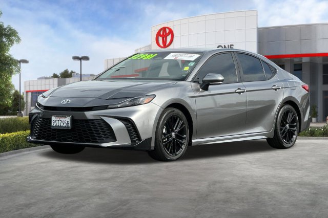 Certified 2025 Toyota Camry SE FWD image 10