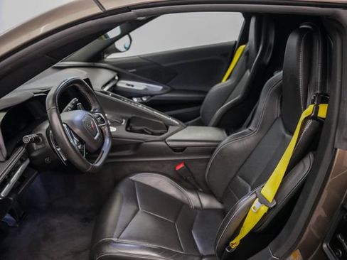 Used 2020 Chevrolet Corvette Stingray Coupe w/ 1LT RWD image 18