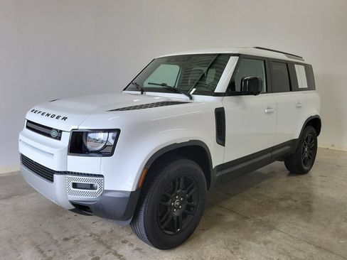 Used 2025 Land Rover Defender 110 S AWD/4WD image 31
