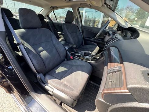Used 2016 Honda Accord EX image 11