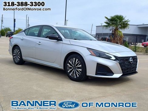 Used 2024 Nissan Altima 2.5 SV image 9