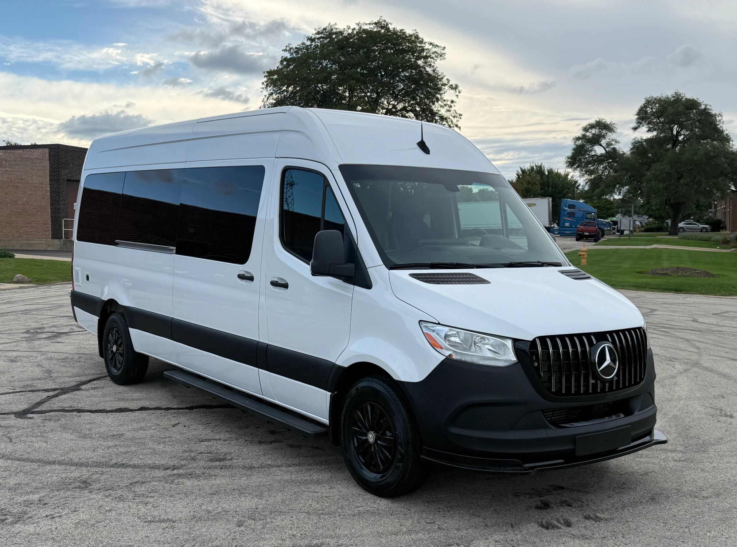 Used 2021 Mercedes-Benz Sprinter 2500 w/ Driver Convenience Package image 1