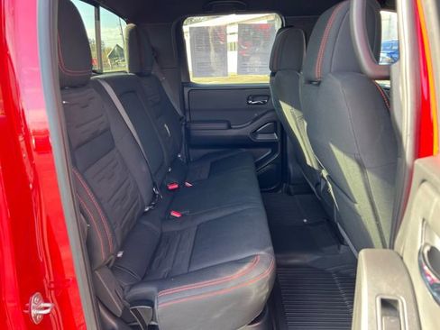 Used 2024 Nissan Frontier 4x4 Crew Cab image 10