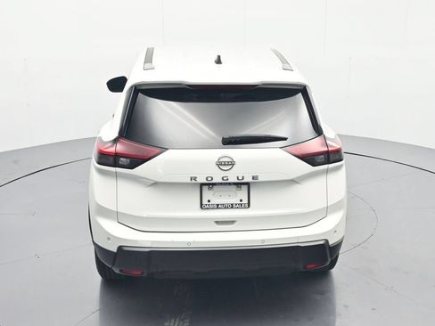 Used 2024 Nissan Rogue S FWD image 34