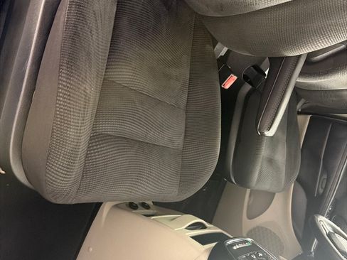 Used 2020 Dodge Grand Caravan SE w/ UConnect Hands-Free Group FWD image 23