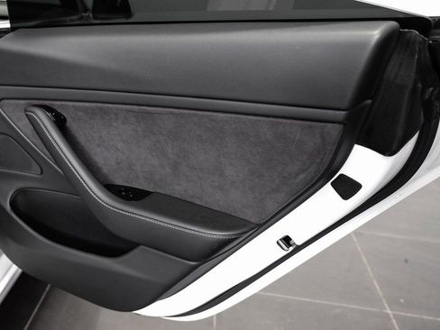 Used 2020 Tesla Model 3 Long Range image 40