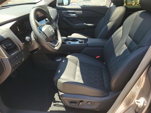 New 2026 Nissan Rogue Platinum AWD/4WD image 19