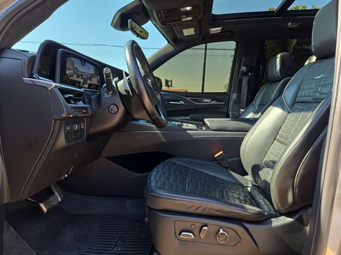 Used 2023 Cadillac Escalade V w/ LPO, ONYX Package AWD/4WD image 16