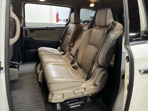 Used 2023 Honda Odyssey Elite image 8
