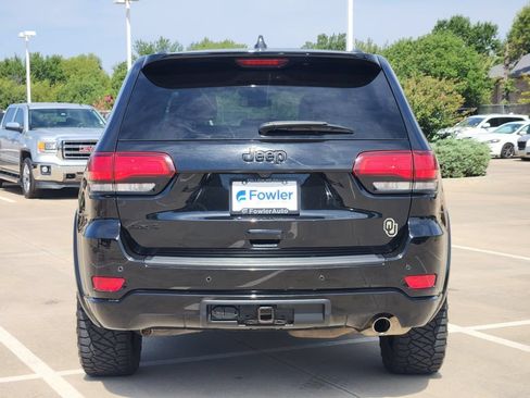 Used 2021 Jeep Grand Cherokee Laredo X AWD/4WD image 6