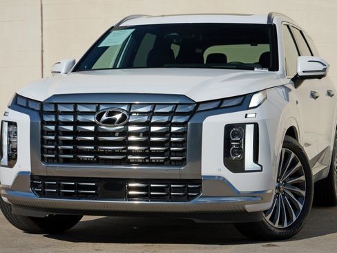 Used 2025 Hyundai Palisade Calligraphy AWD/4WD image 3
