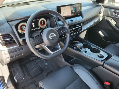 Certified 2024 Nissan Rogue Platinum w/ Platinum Premium Package image 9