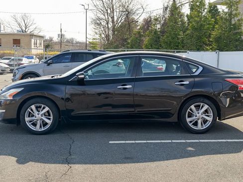 Used 2015 Nissan Altima 2.5 SV w/ Convenience Package image 4