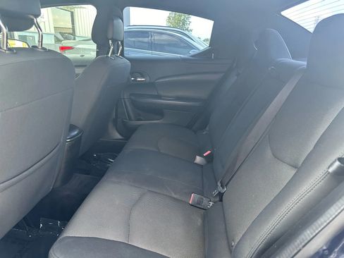 Used 2013 Dodge Avenger SE image 19