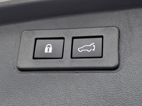 Certified 2025 Subaru Outback Limited image 31