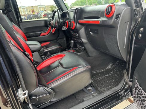 Used 2017 Jeep Wrangler Unlimited Sport AWD/4WD image 6