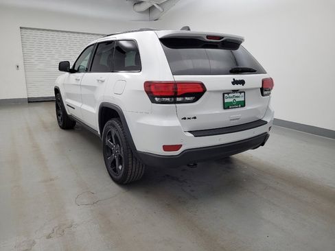 Used 2020 Jeep Grand Cherokee Laredo AWD/4WD image 5
