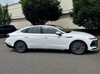 New 2025 Hyundai Sonata Limited video 3