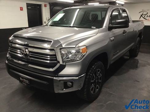 Used 2017 Toyota Tundra SR5 image 6