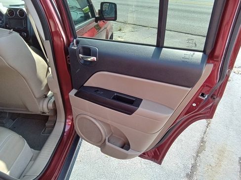 Used 2015 Jeep Patriot High Altitude FWD image 7