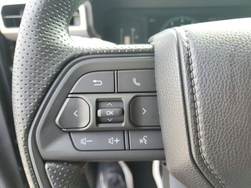 Certified 2025 Toyota Tacoma SR5 AWD/4WD image 21