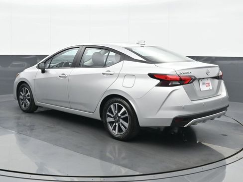 Used 2023 Nissan Versa SV image 4