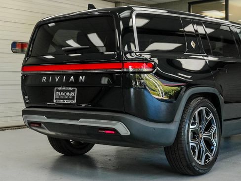 Used 2025 Rivian R1S Adventure AWD/4WD image 31