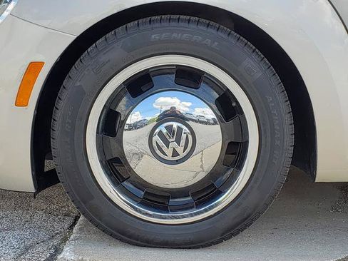 Used 2013 Volkswagen Beetle 2.5 FWD image 27