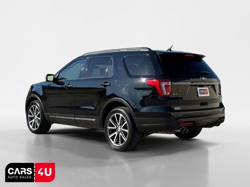Used 2018 Ford Explorer XLT w/ Equipment Group 202A AWD/4WD image 5