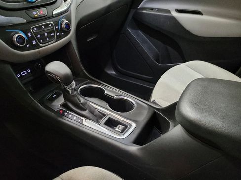 Used 2023 Chevrolet Equinox LT w/ Driver Convenience Package AWD/4WD image 26
