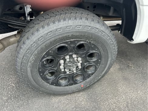 New 2026 Ford F250 Lariat w/ Black Appearance Package image 24