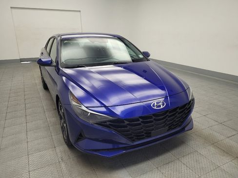 Used 2023 Hyundai Elantra SEL w/ Convenience Package FWD image 14