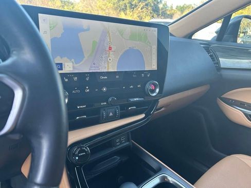 Used 2024 Lexus NX 350h 350h Premium 4D Sport Utility image 16