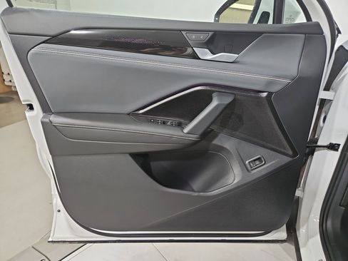 New 2026 Volkswagen Tiguan SEL R-Line AWD/4WD image 10