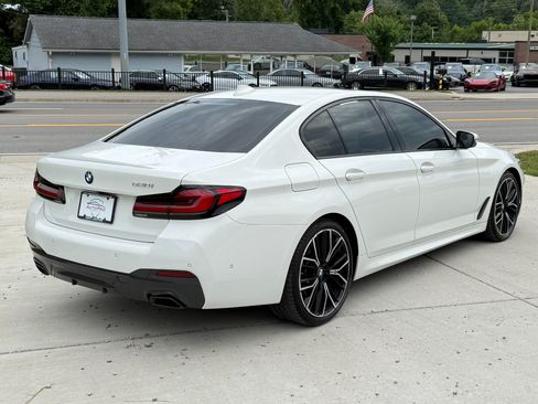 Used 2022 BMW 530i w/ M Sport Package RWD image 3