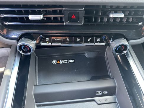 Used 2026 Chevrolet Tahoe Z71 w/ Z71 Off-Road Package AWD/4WD image 4