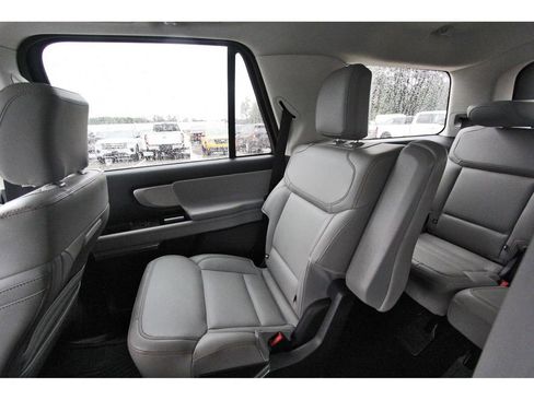 Used 2025 Ford Expedition Active RWD image 14