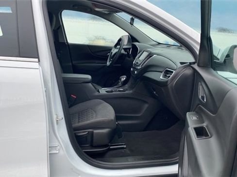 Used 2023 Chevrolet Equinox LT image 13