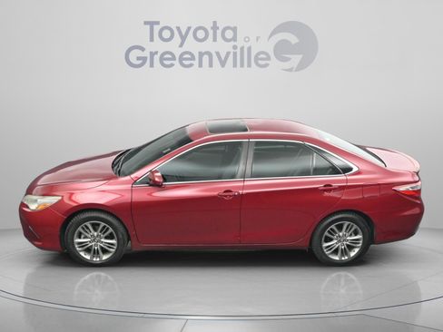 Used 2017 Toyota Camry SE w/ Moonroof Package FWD image 4