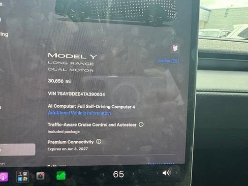 Used 2026 Tesla Model Y Long Range AWD/4WD image 1