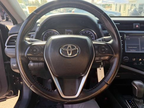 Used 2019 Toyota Camry SE FWD image 19