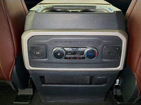 Used 2024 Ford Expedition Max Limited AWD/4WD image 25