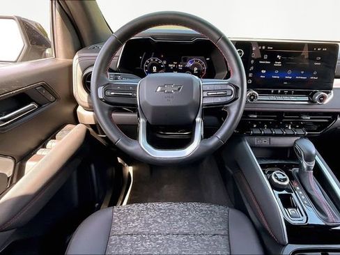 Used 2024 Chevrolet Colorado Z71 w/ Advanced Trailering Package image 8