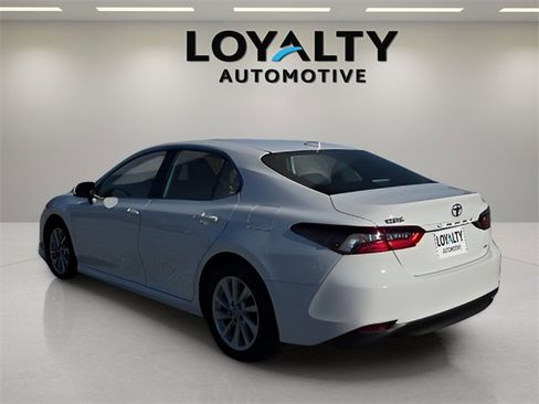 Used 2023 Toyota Camry LE image 3