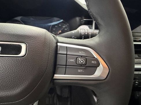 Used 2024 Jeep Compass Latitude AWD/4WD image 21