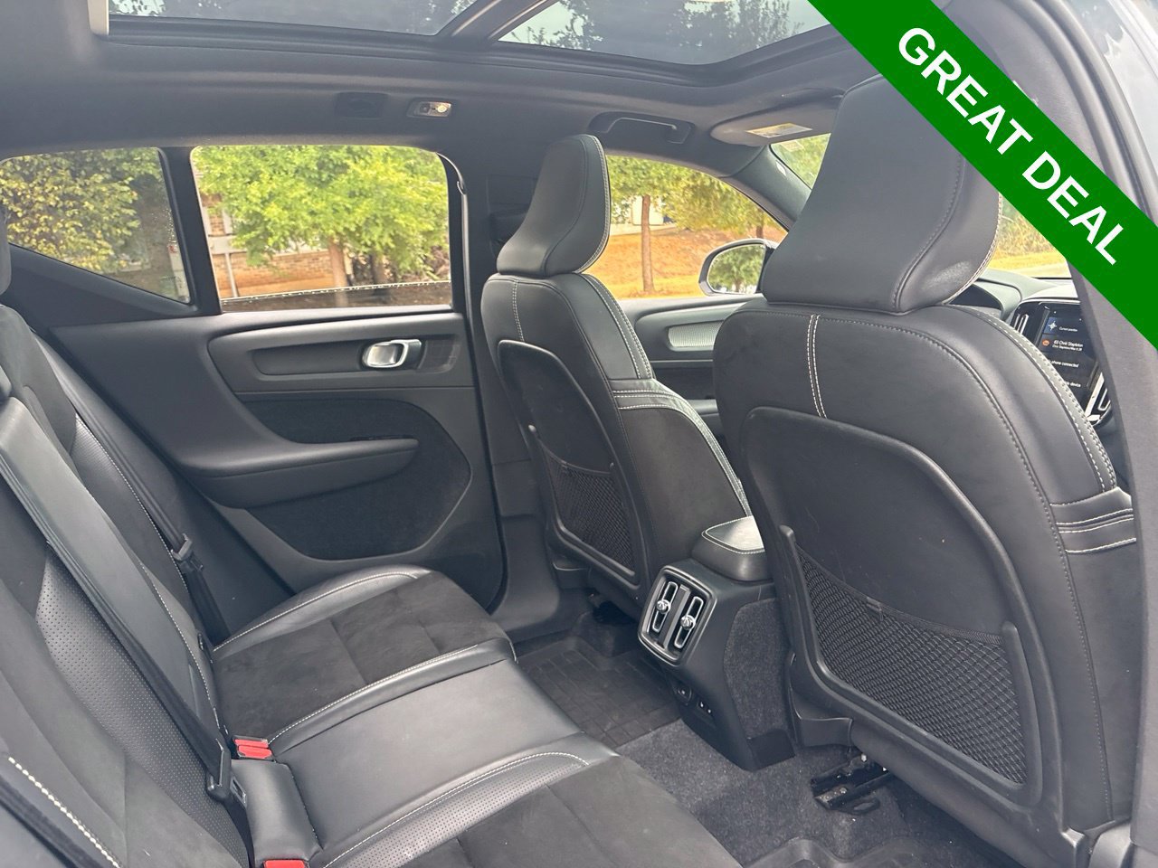 Used 2021 Volvo XC40 T5 R-Design w/ Advanced Package AWD/4WD image 10