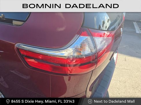 Used 2020 Toyota Sienna LE image 5